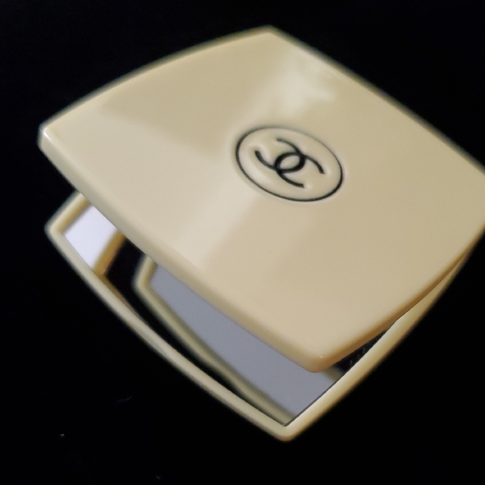 355◼️CHANEL COMPACT MIRROR